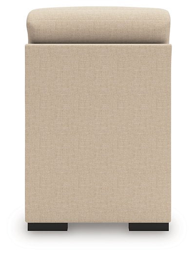 LadyMae Sectional with Chaise