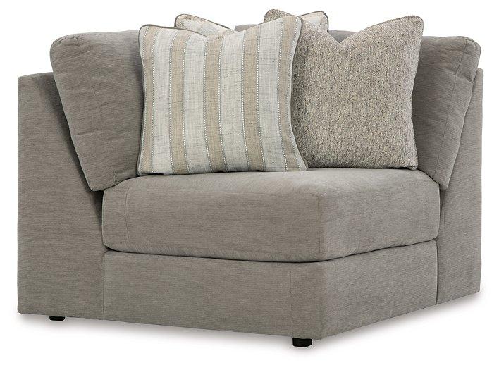 Avaliyah Sectional with Chaise